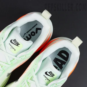 Vomero 18 'Barely Green Hyper Crimson'5