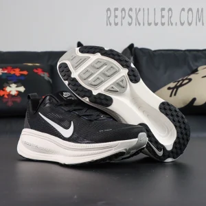 Nike Vomero 18 'Black Coconut Milk' outsole with rubber traction pattern shown