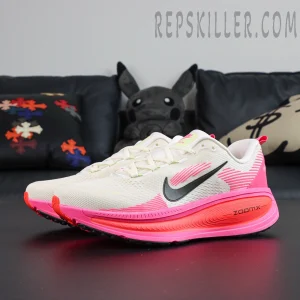Nike Vomero 18 ‘Sail Hyper Pink’ side view with ZoomX midsole and Flymesh upper