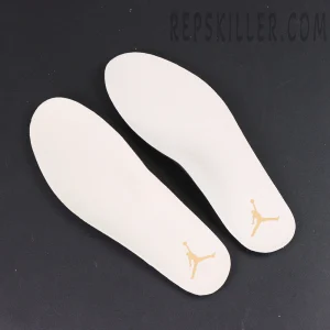 Wmns Jordan 4 Retro 'Cozy Girl'11