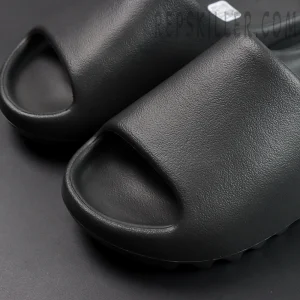 Yeezy Slides 'Onyx' Replica