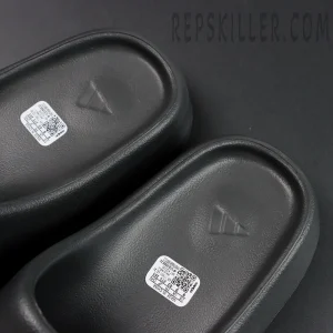 Yeezy Slides 'Onyx' Replica