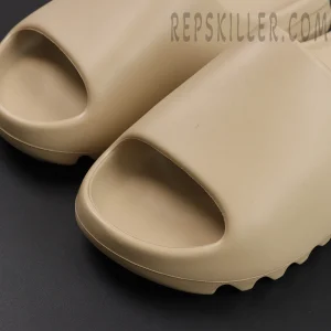 Yeezy Slides ‘Pure’ toe area close-up focusing on rounded front opening