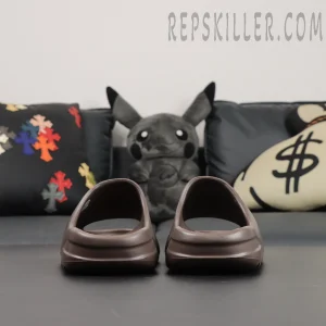 Yeezy Slides ‘Soot’ rear heel angle showing slip-on structure