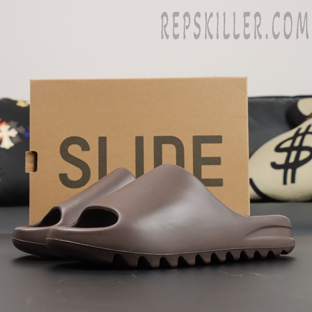 Yeezy Slides ‘Soot’ full pair image on clean background