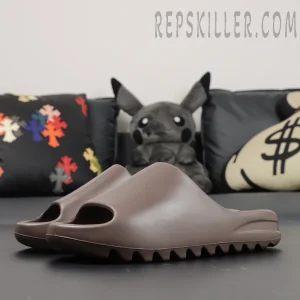 Yeezy Slides ‘Soot’ lateral side profile showcasing minimalistic design
