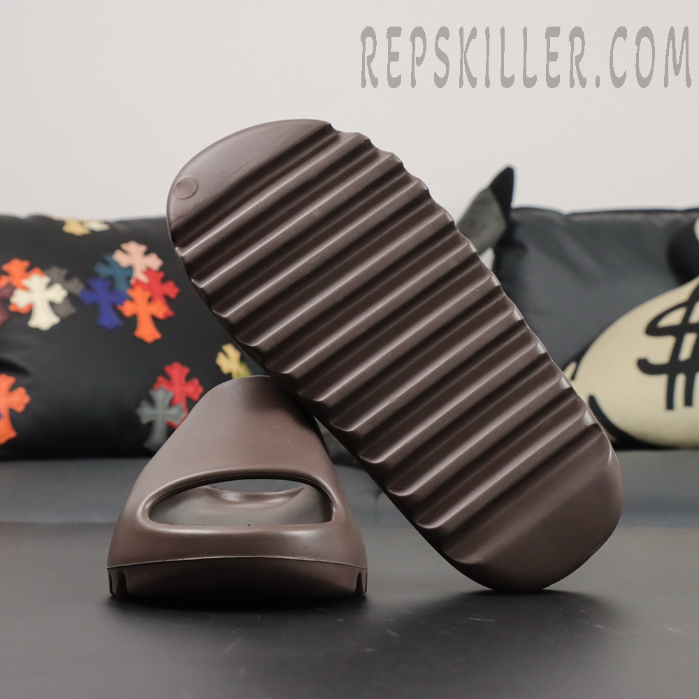 Yeezy Slides ‘Soot’ close-up of rugged outsole with traction ridges