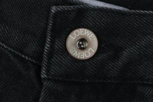 L Black Logo Patch Denim Pants9.jpeg