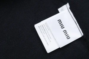MM Patch Logo Half-Zip Colorblock Sweatshirt Logo tag