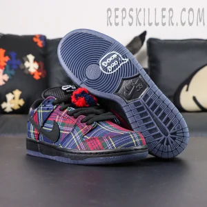 Nardwuar x Nike Dunk Low SB ‘Tam O’ Shanter Hat’ outsole view featuring translucent rubber sole with graphics.