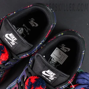 Nardwuar x Nike Dunk Low SB ‘Tam O’ Shanter Hat’ insole view showing The Human Serviette portrait print.