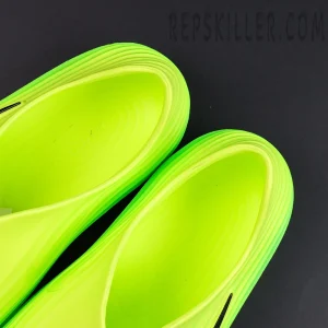 Nike ReactX Rejuven8 ‘Green Strike’ insole close-up showing smooth contoured interior