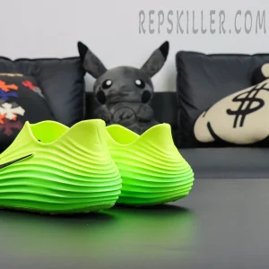 Nike ReactX Rejuven8 ‘Green Strike’ rear angle highlighting gradient green heel details