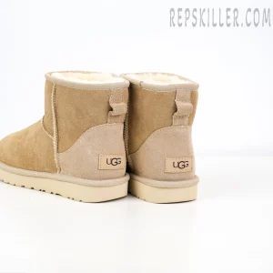 Wmns Classic Mini II Boot 'Sand' Heels