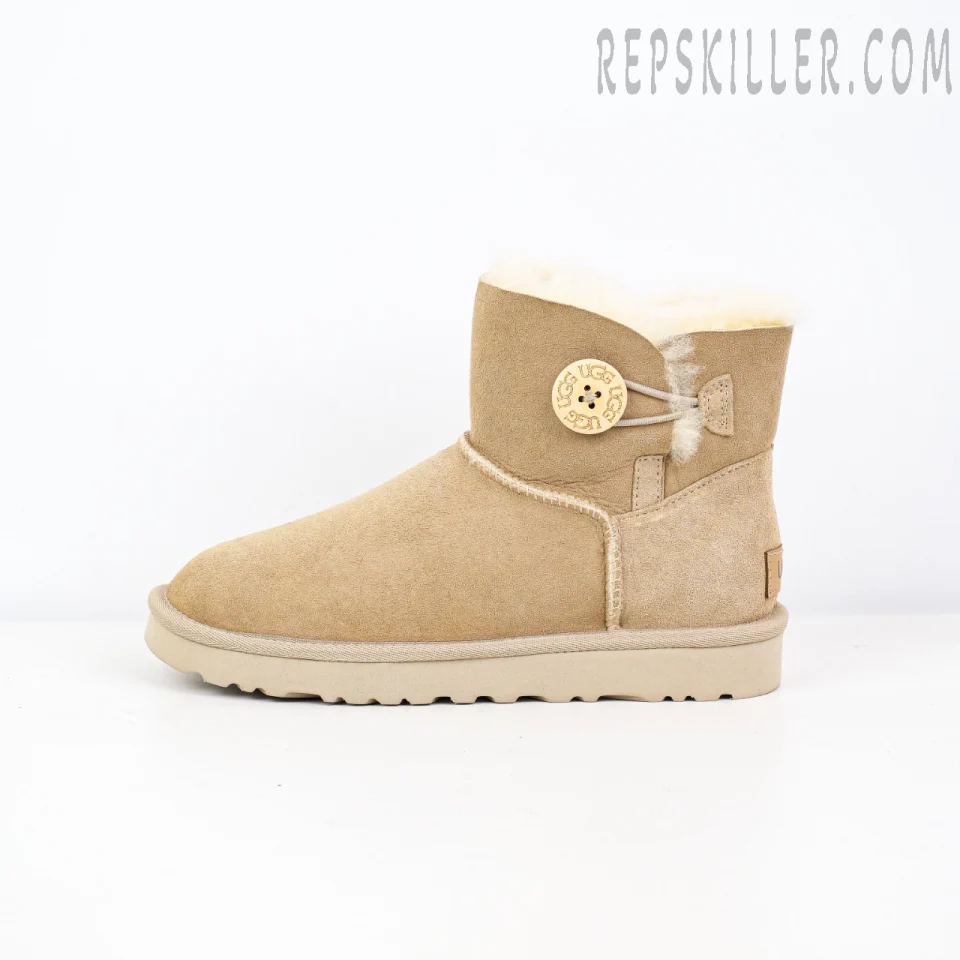 Wmns Mini Bailey Button II Boot Sand Beige