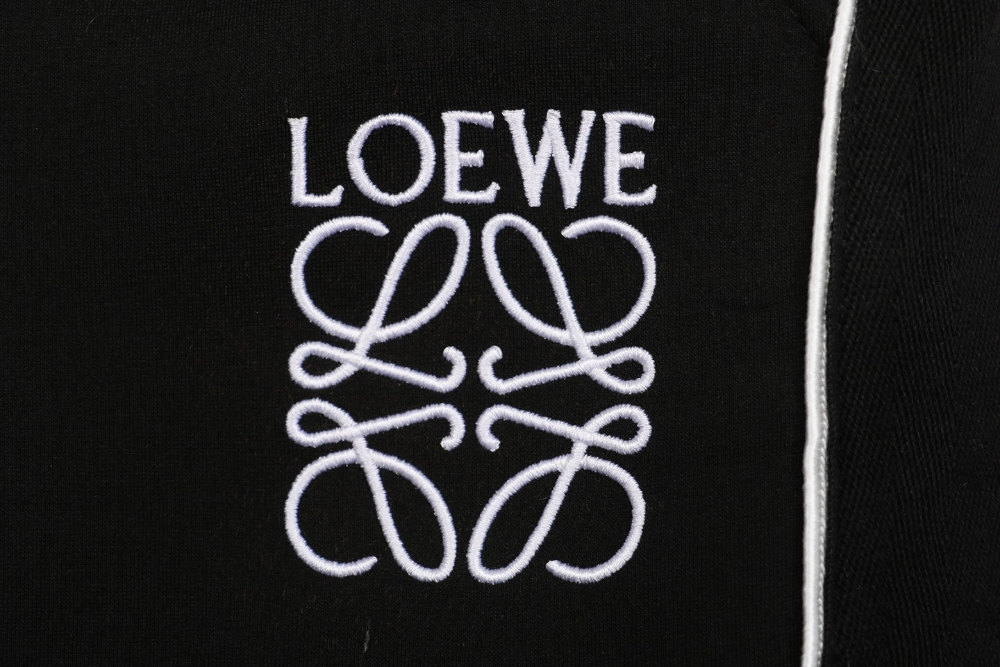 L Anagram Contrast Piping Pants Brand