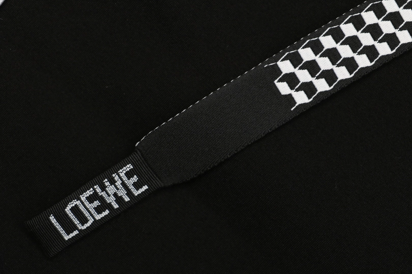 L Anagram Contrast Piping Pants Brand label