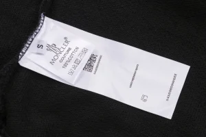 Moncler Pocket Sleeve Logo Crewneck Sweatshirt18.jpeg