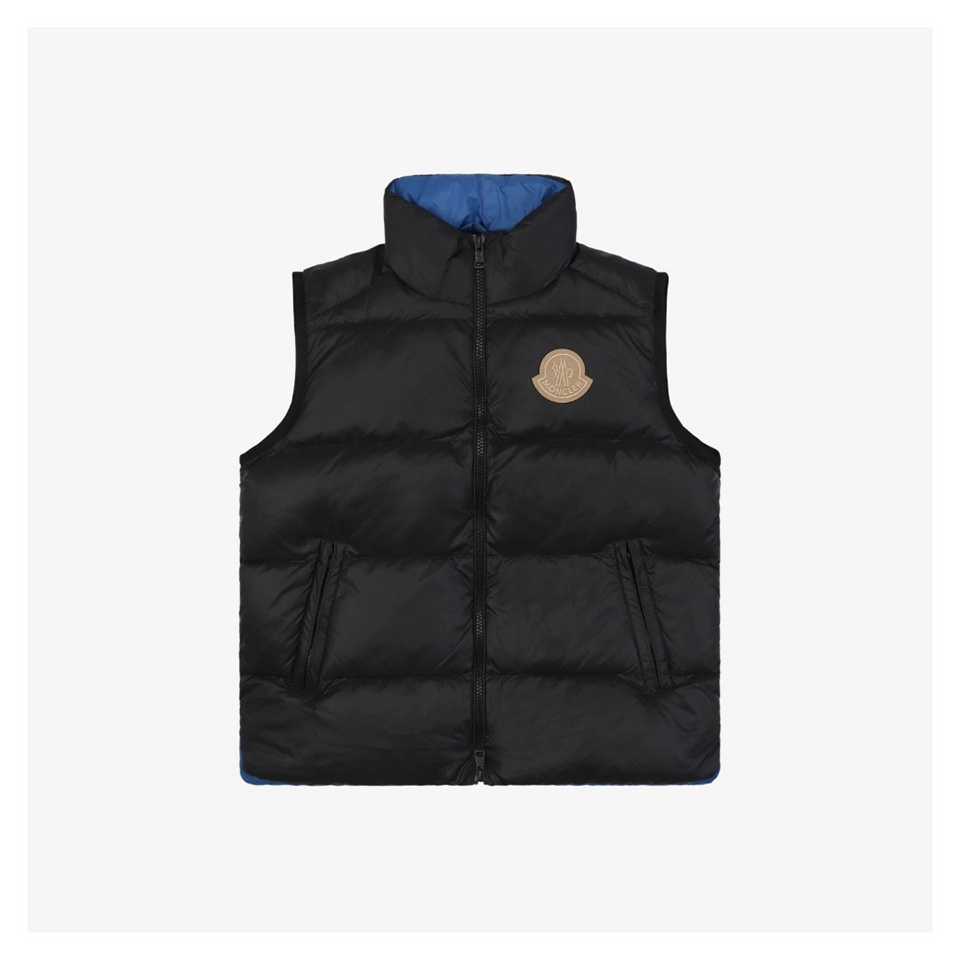 Mxxcler Longue Saison “Blue Puffer Badge” Down Vest Front view