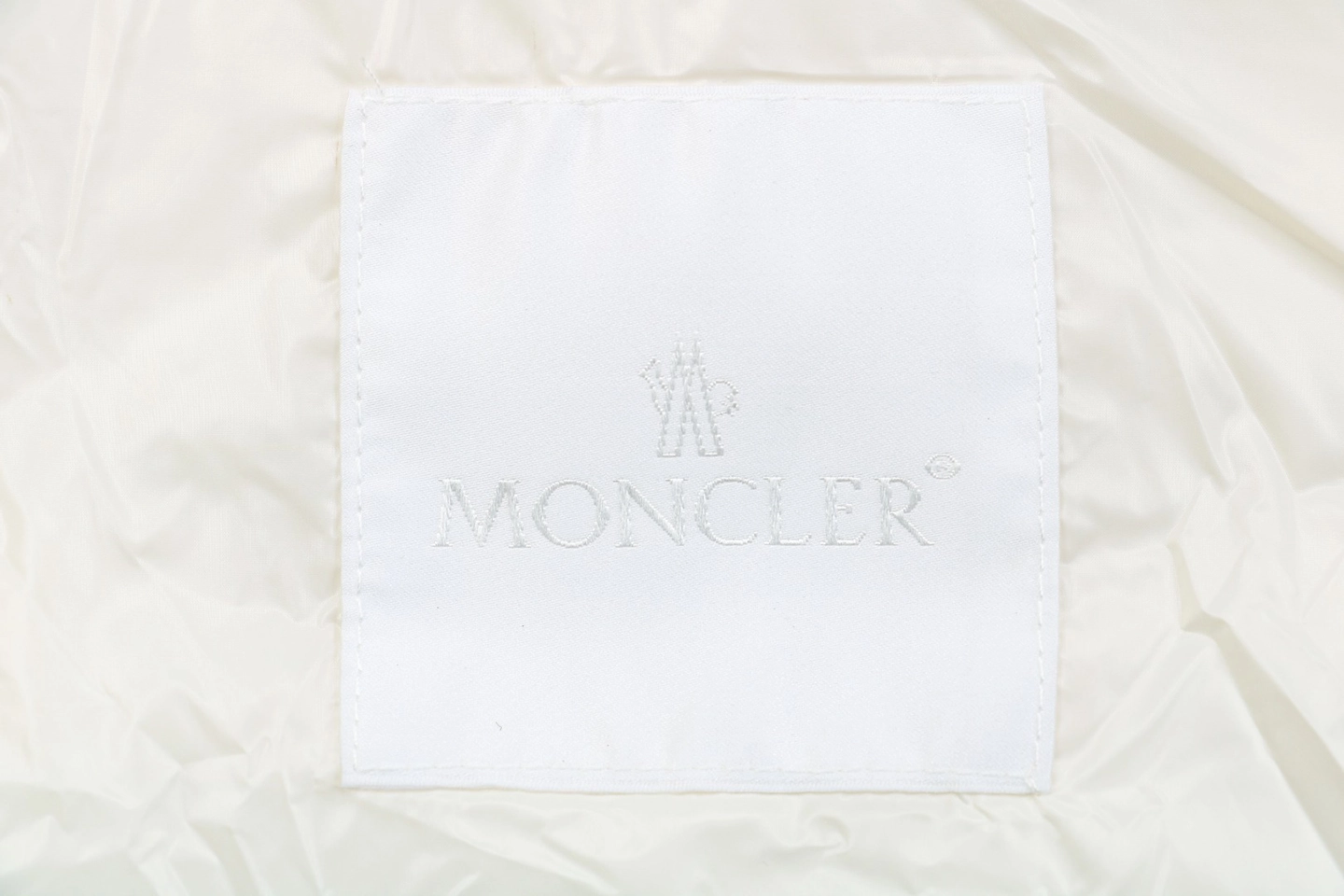 Mxxcler Petra Short Down Jacket White Brand label