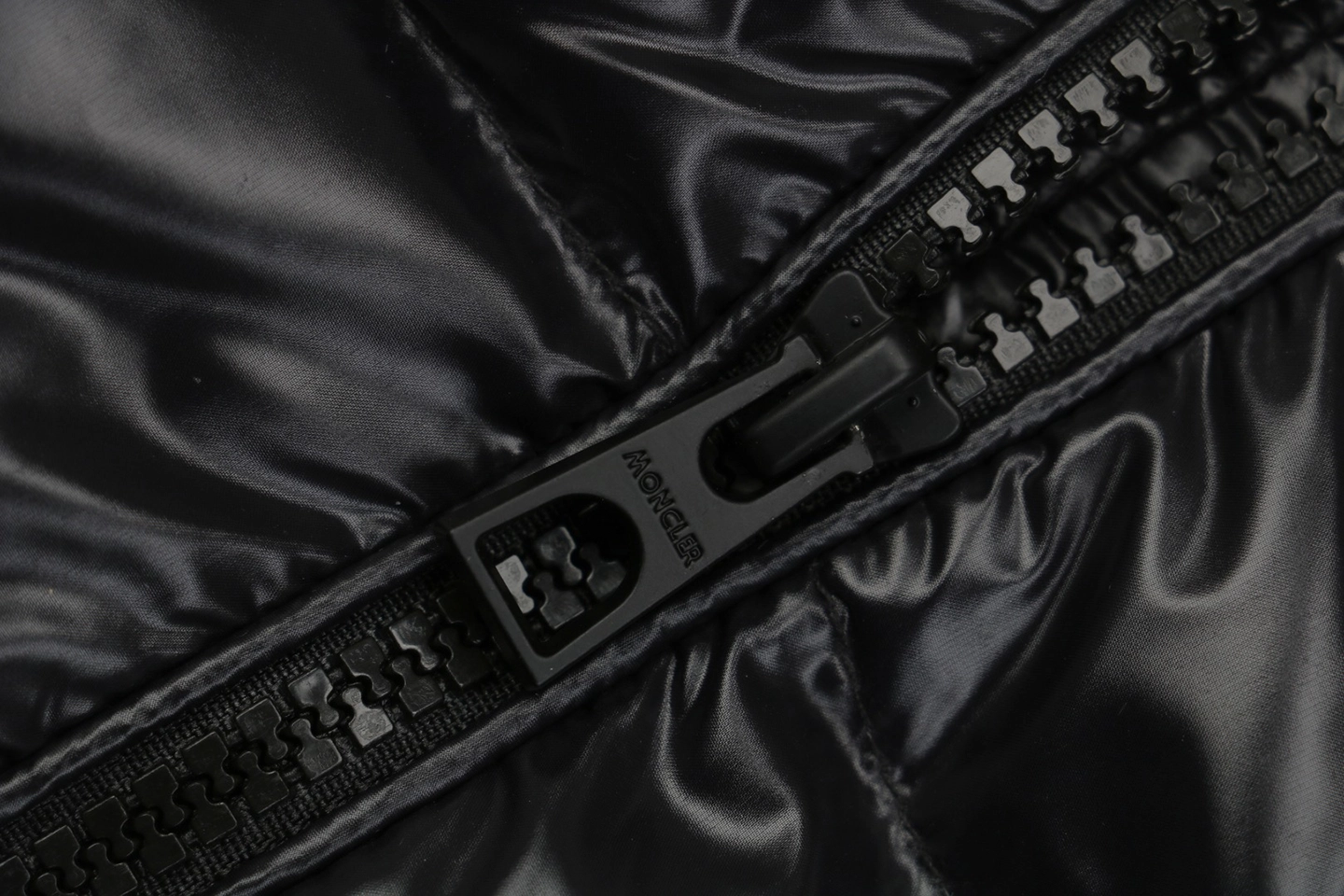 Mxxcler Petra Short Down Jacket Black Zipper puller