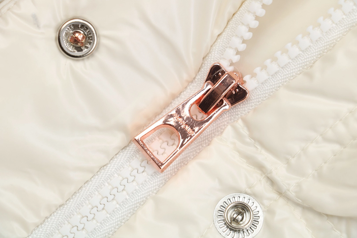 Mxxcler Serfanto Short Puffer Jacket #MS-58 White Zipper puller