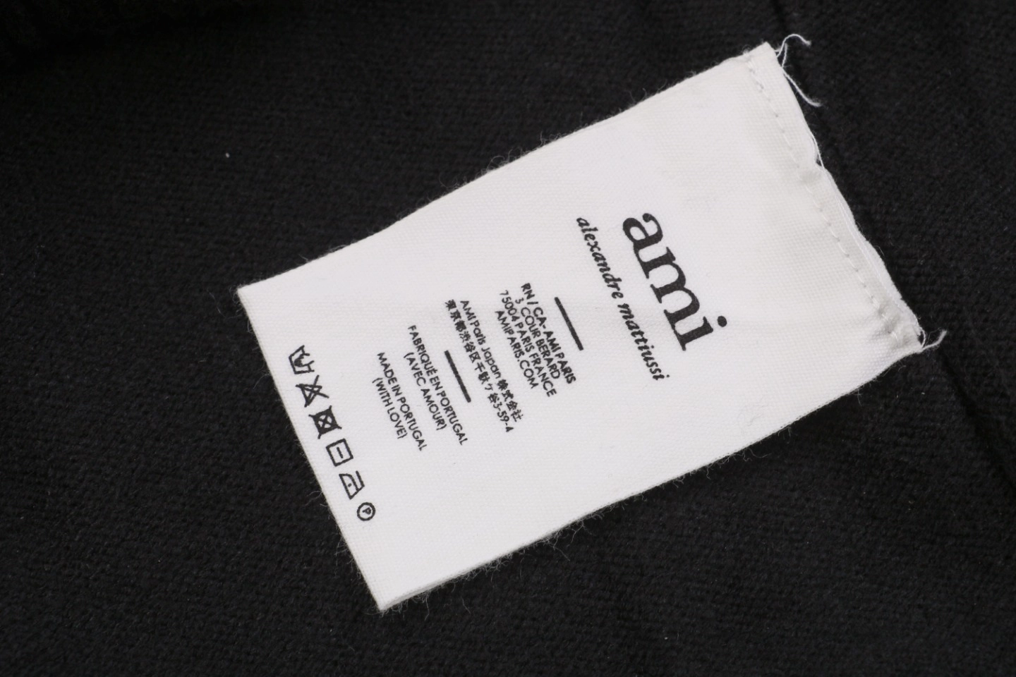 Ami De Cœur Oversized Heart Logo Crewneck Sweater Black Wash label