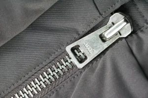 Ami Paris Heart Logo Oversized Short Puffer Jacket Grey Zipper puller