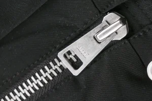 Ami Paris Heart Logo Oversized Short Puffer Jacket Black Zipper puller