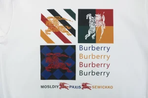 BBry Checkered Knight Graphic Crewneck Sweatshirt White Front Print