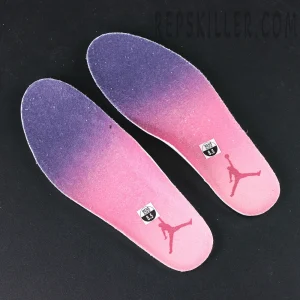 Gradient purple-to-pink insoles of the Jordan 11 Retro ‘Mojave’ with Jumpman branding.