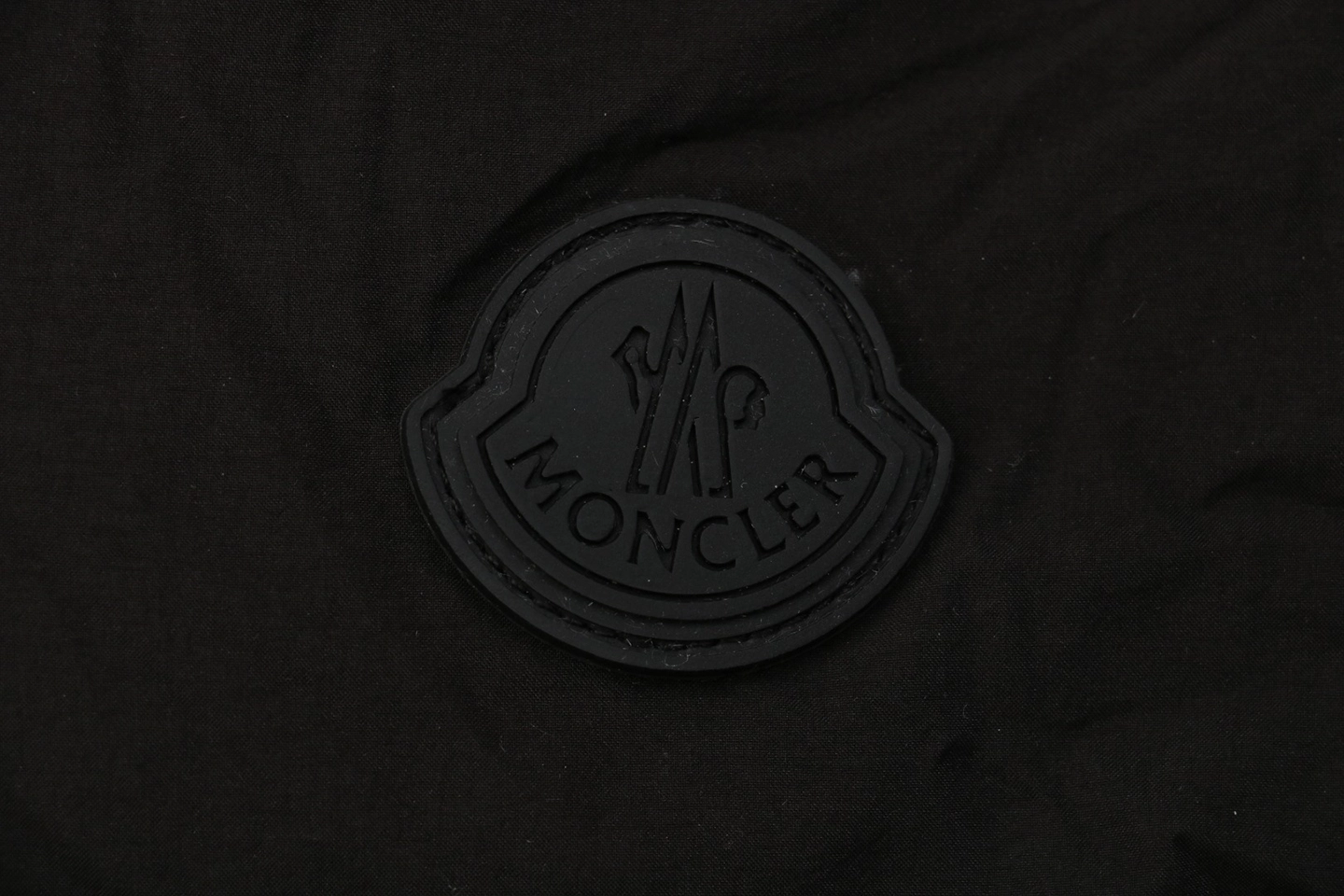 Mxxcler Fusain Short Down Puffer Jacket Black Brand label