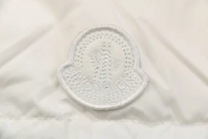 Mxxcler Vouglans Stand Collar Wide-Fit Down Jacket White Brand label