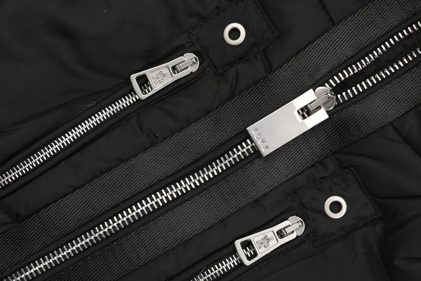 Mxxcler x 1017 ALYX 9SM Triple-Zip Hooded Down Jacket Black Zipper puller