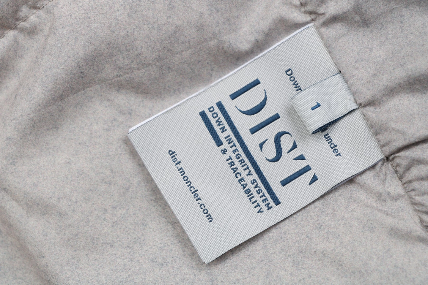 Mxxcler x RO Gradient Quilted Down Jacket #MT-2509 Wash label