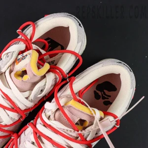 Overhead close-up of Off-White x Nike Dunk Low Lot 33 of 50 exposed foam tongue and insole graphic.