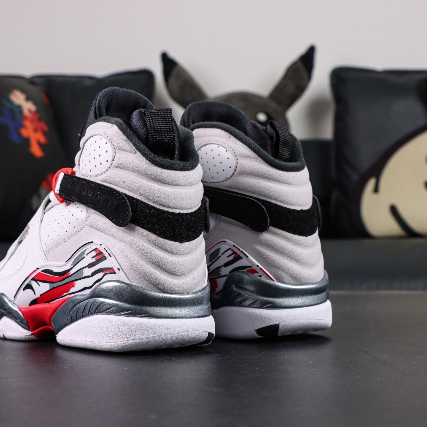 Air Jordan 8 Retro 'Bugs Bunny'5.jpg