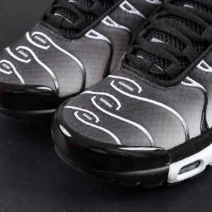 Nike Air Max Plus Black Metallic Silver toe box material detail