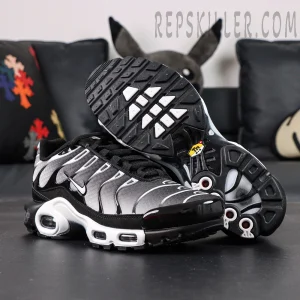 Nike Air Max Plus Black Metallic Silver outsole traction pattern