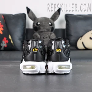 Rear view of Nike Air Max Plus Black White with symmetrical heel alignment