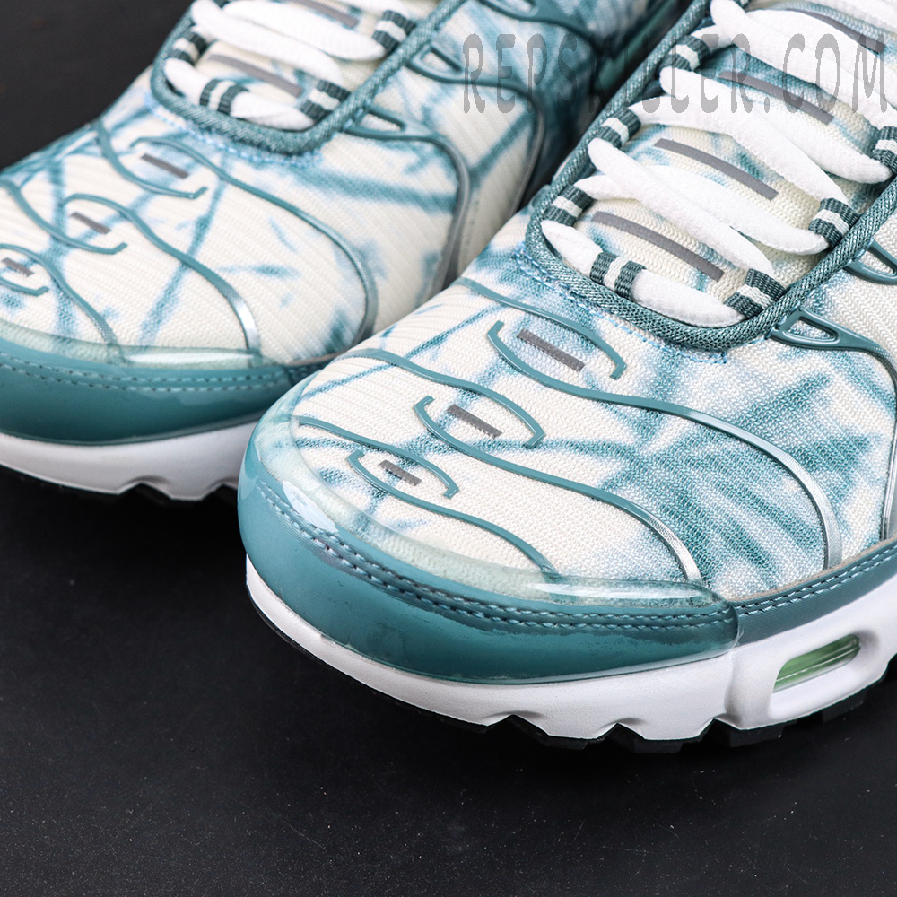 Nike Air Max Plus Palm Pack Waterway toe box close-up with water-pattern mesh