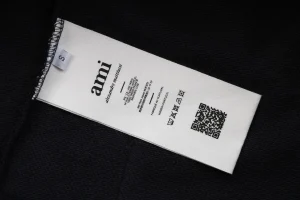 Ami Embroidered Letter Patch Hoodie3.jpeg