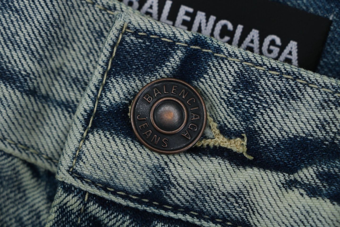 Balenciaga Baggy Ice Blue Washed Wide-Leg Denim Jeans Button