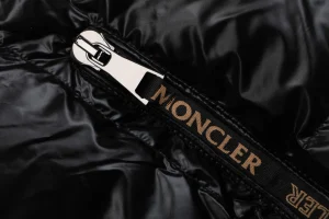 Moncler Parana Short Hooded Down Jacket Zipper puller