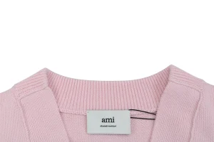 Ami De Cœur Embossed V-Neck Knit Cardigan Collar