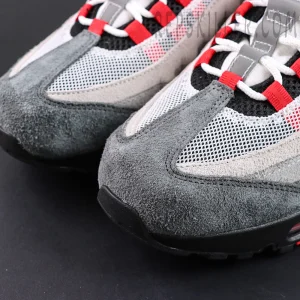 Undefeated x Nike Air Max 95 'Bright Crimson'9.jpg