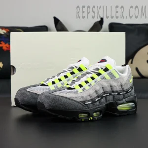 Undefeated x Nike Air Max 95 'Geo Exclusive - NYC Neon'1