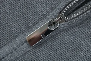 Burberry Equestrian Knight Embroidered Half-Zip Cashmere-Blend Sweater Zipper puller