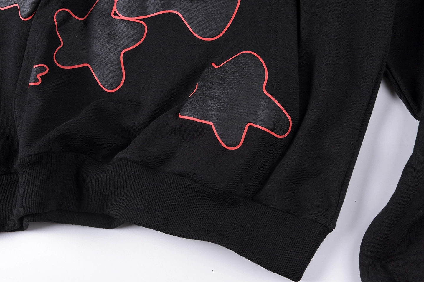 Sp5der Black Red Outline Star Graphic Hoodie3