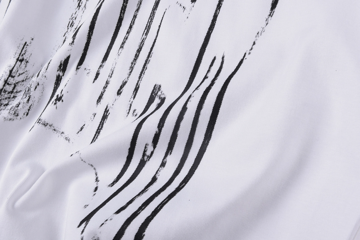 Sp5der White Distressed Arc Logo Graphic T-Shirt10